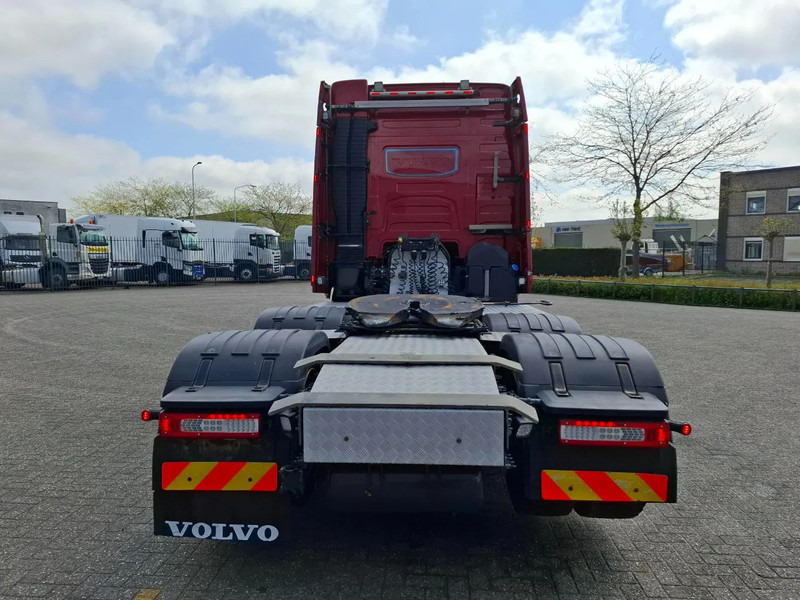 Volvo FH4-540 / 6X4 / BIG AXLE / HYDRAULICS / VEB+ / DYNAMIC STEERING / NAVI / ACC / LWDS / FULL-AIR / LEATHER / AUTOMATIC / EURO-6 / - יחידת טרקטור: תמונה 4 Volvo FH4-540 / 6X4 / BIG AXLE / HYDRAULICS / VEB+ / DYNAMIC STEERING / NAVI / ACC / LWDS / FULL-AIR / LEATHER / AUTOMATIC / EURO-6 / - יחידת טרקטור: תמונה 4