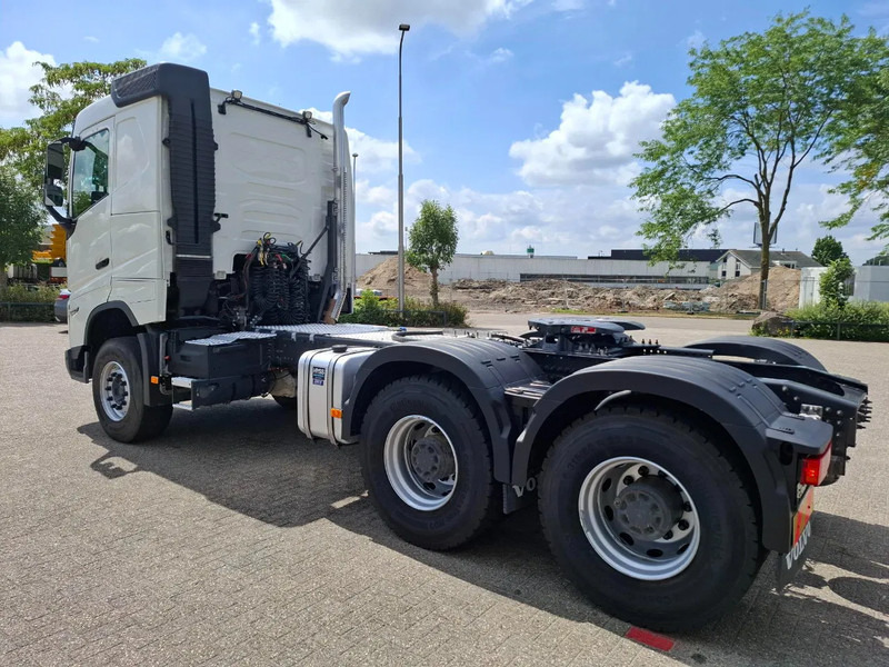 Volvo FH5-500 / 6X4 / RETARDER / HYDRAULICS / ONLY:46190 KM / BIG AXLE / VEB+ / ACC / LWDS / TOP CONDITION / AUTOMATIC / EURO-6 / 2023 - יחידת טרקטור: תמונה 3 Volvo FH5-500 / 6X4 / RETARDER / HYDRAULICS / ONLY:46190 KM / BIG AXLE / VEB+ / ACC / LWDS / TOP CONDITION / AUTOMATIC / EURO-6 / 2023 - יחידת טרקטור: תמונה 3