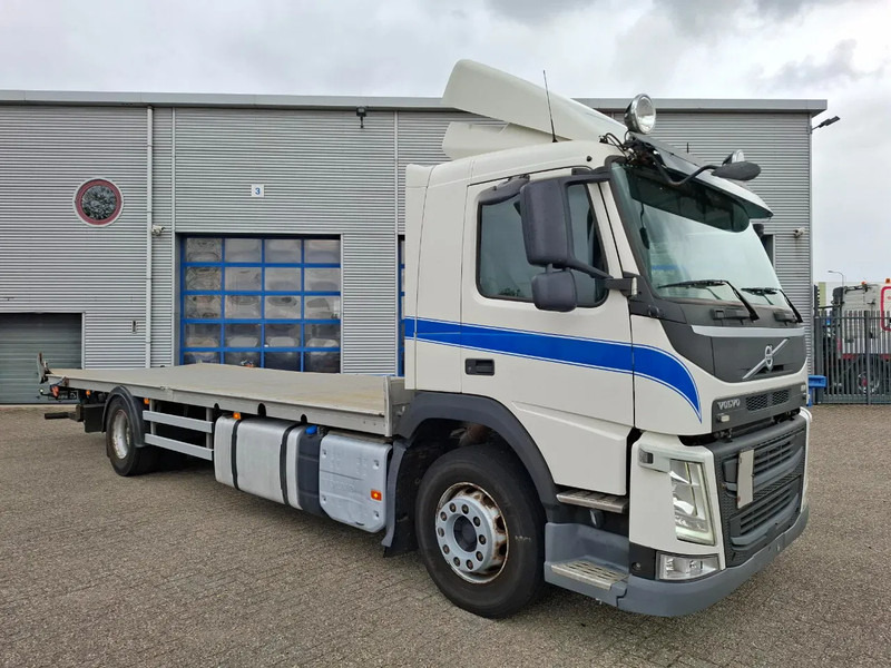 Volvo FM11-330 / ONLY:376356 KM / NAVI / FULL-AIR / LWDS / AIRCO / AUTOMATIC / EURO-6 / 2016 - משאית עם שלדת תא: תמונה 2 Volvo FM11-330 / ONLY:376356 KM / NAVI / FULL-AIR / LWDS / AIRCO / AUTOMATIC / EURO-6 / 2016 - משאית עם שלדת תא: תמונה 2