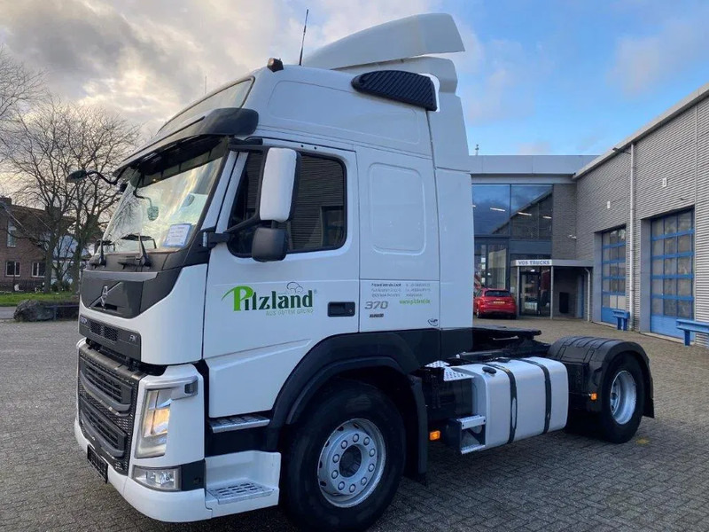 Volvo FM11-370 / GERMAN TRUCK / KB CHASSIS / VEB / ACC / LWDS / DOUBLE TANK / ONLY:763562 KM / AIRCO / AUTOMATIC / EURO-6 / 2018 - יחידת טרקטור: תמונה 1 Volvo FM11-370 / GERMAN TRUCK / KB CHASSIS / VEB / ACC / LWDS / DOUBLE TANK / ONLY:763562 KM / AIRCO / AUTOMATIC / EURO-6 / 2018 - יחידת טרקטור: תמונה 1