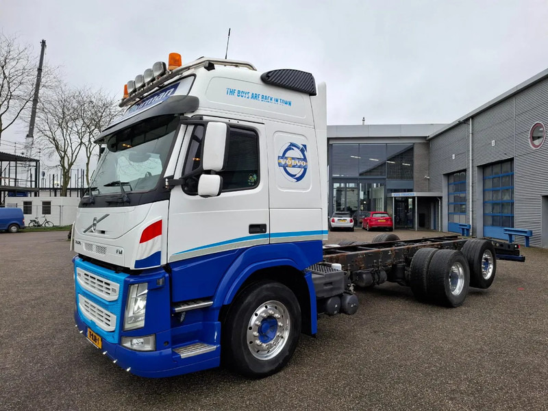 Volvo FM11-460 / NL TRUCK / LIFT+LENKACHSE / ONLY:355342 KM / DYNAMIC STEERING / LWDS / NAVI / ALCOA / TUV:07-01-2026 / INLINER / EURO - משאית עם שלדת תא: תמונה 2 Volvo FM11-460 / NL TRUCK / LIFT+LENKACHSE / ONLY:355342 KM / DYNAMIC STEERING / LWDS / NAVI / ALCOA / TUV:07-01-2026 / INLINER / EURO - משאית עם שלדת תא: תמונה 2