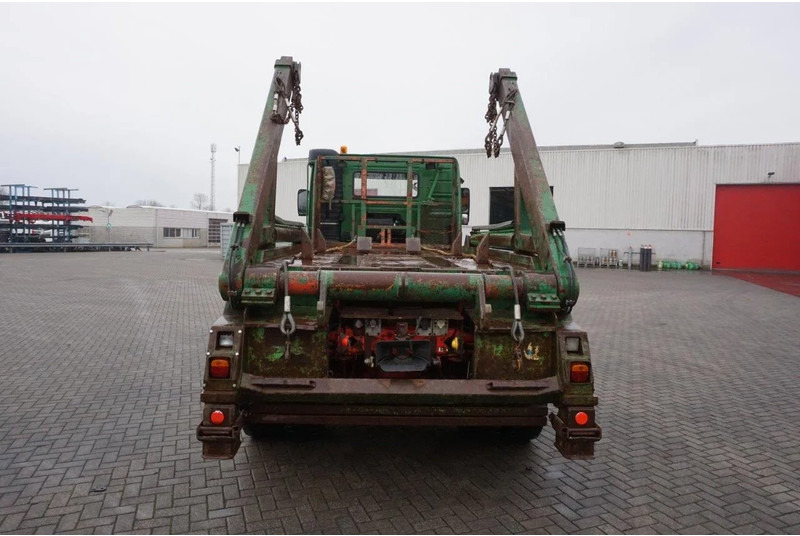 הַחכָּרָה Volvo FM12-420 / ENGINE RUNNING / 4X4 / HYDRAULICS / BIG AXLE / ONLY:510426 KM / FULL STEEL / EURO-3 / 2001 Volvo FM12-420 / ENGINE RUNNING / 4X4 / HYDRAULICS / BIG AXLE / ONLY:510426 KM / FULL STEEL / EURO-3 / 2001: תמונה 6