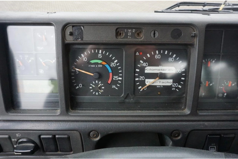 הַחכָּרָה Volvo FM12-420 / ENGINE RUNNING / 4X4 / HYDRAULICS / BIG AXLE / ONLY:510426 KM / FULL STEEL / EURO-3 / 2001 Volvo FM12-420 / ENGINE RUNNING / 4X4 / HYDRAULICS / BIG AXLE / ONLY:510426 KM / FULL STEEL / EURO-3 / 2001: תמונה 18
