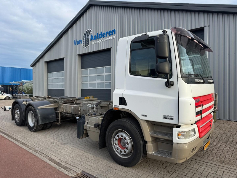 DAF CF75-310, ADR, PTO, 9.0 Ton Front-axle, WB:450 cm - משאית עם שלדת תא: תמונה 1 DAF CF75-310, ADR, PTO, 9.0 Ton Front-axle, WB:450 cm - משאית עם שלדת תא: תמונה 1