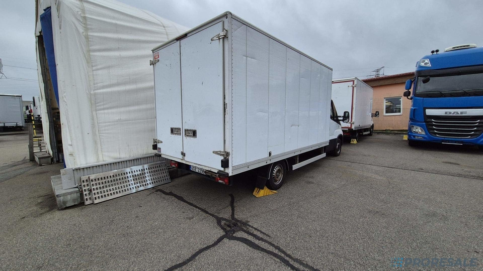 IVECO DAILY 35S16 skříň - 8 palet - כלי רכב מסחרי עם תיבה: תמונה 4 IVECO DAILY 35S16 skříň - 8 palet - כלי רכב מסחרי עם תיבה: תמונה 4
