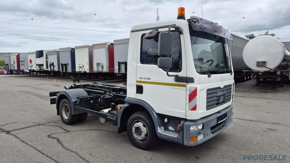 MAN TGL 12.180 4x2 BB EURO 3 - Hákový nosič kontejnerů - משאית הרמת וו: תמונה 1 MAN TGL 12.180 4x2 BB EURO 3 - Hákový nosič kontejnerů - משאית הרמת וו: תמונה 1