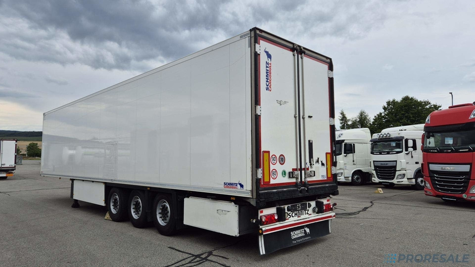 SCHMITZ CARGOBULL SKO 24/L - 13.4 FP60 COOL - mrazírenský návěs + diesel-ekektrický agregát CARRIER VECTOR 1550 - סמיטריילר עם קירור: תמונה 3 SCHMITZ CARGOBULL SKO 24/L - 13.4 FP60 COOL - mrazírenský návěs + diesel-ekektrický agregát CARRIER VECTOR 1550 - סמיטריילר עם קירור: תמונה 3