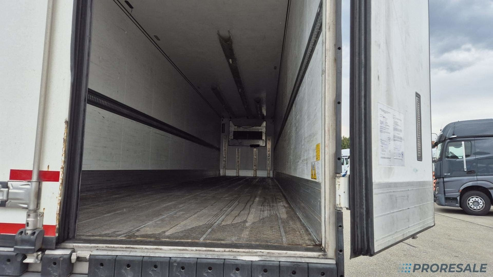 SCHMITZ CARGOBULL SKO 24/L - 13.4 FP60 COOL - mrazírenský návěs + diesel-ekektrický agregát CARRIER VECTOR 1550 - סמיטריילר עם קירור: תמונה 5 SCHMITZ CARGOBULL SKO 24/L - 13.4 FP60 COOL - mrazírenský návěs + diesel-ekektrický agregát CARRIER VECTOR 1550 - סמיטריילר עם קירור: תמונה 5