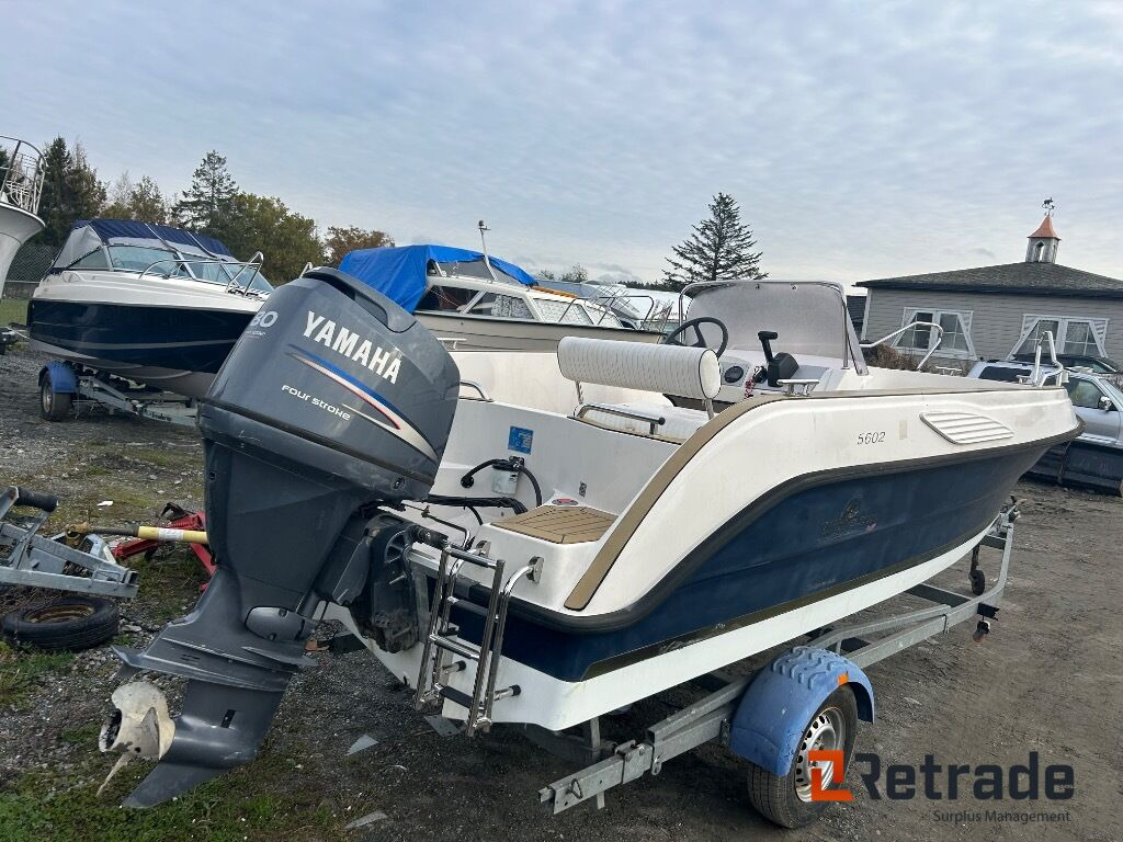 2000 Båt 19 fot Utern Exclusive Series 5602 + Motor Yamaha Fourstroke 80 hk - מכונות אחרות: תמונה 3 2000 Båt 19 fot Utern Exclusive Series 5602 + Motor Yamaha Fourstroke 80 hk - מכונות אחרות: תמונה 3