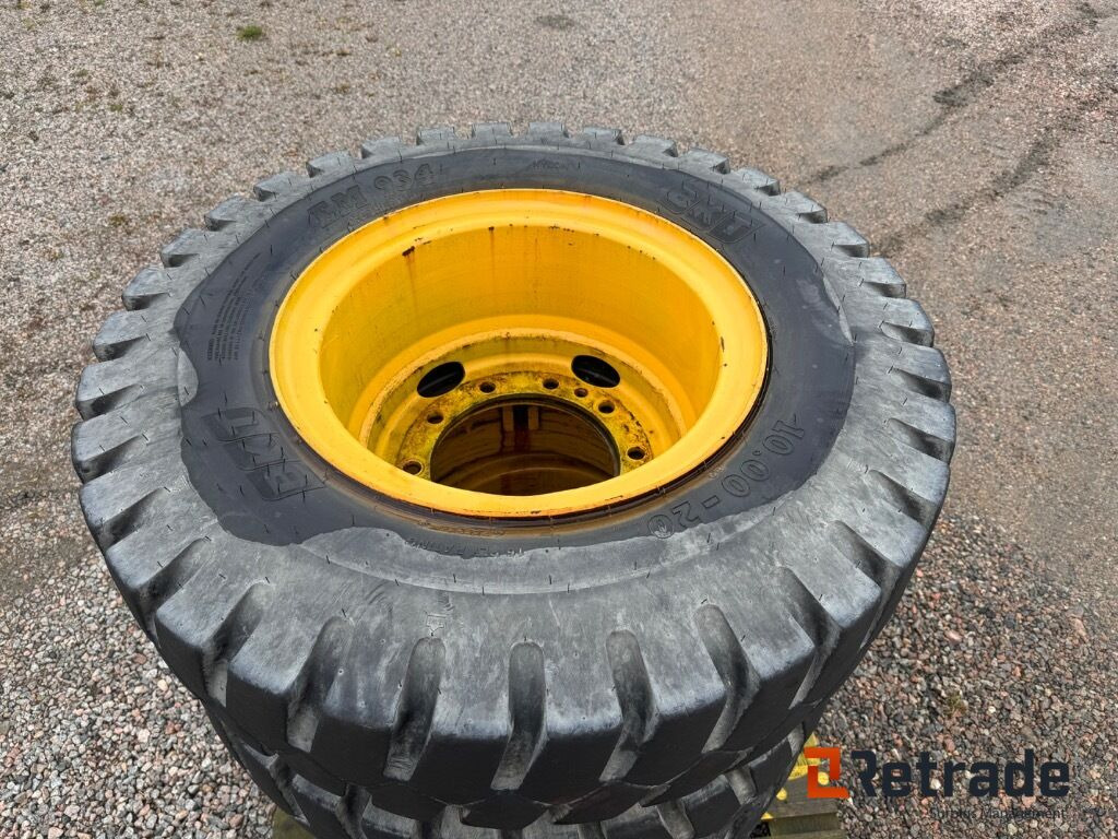 8 däck på fälg till Volvo Grävmaskin 10,00-20 - חבילת גלגלים וצמיגים עבור מחפר: תמונה 3 8 däck på fälg till Volvo Grävmaskin 10,00-20 - חבילת גלגלים וצמיגים עבור מחפר: תמונה 3