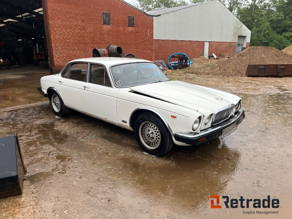 Bil Jaguar XJ 6 4,2 Oldtimer - מכונית: תמונה 3 Bil Jaguar XJ 6 4,2 Oldtimer - מכונית: תמונה 3