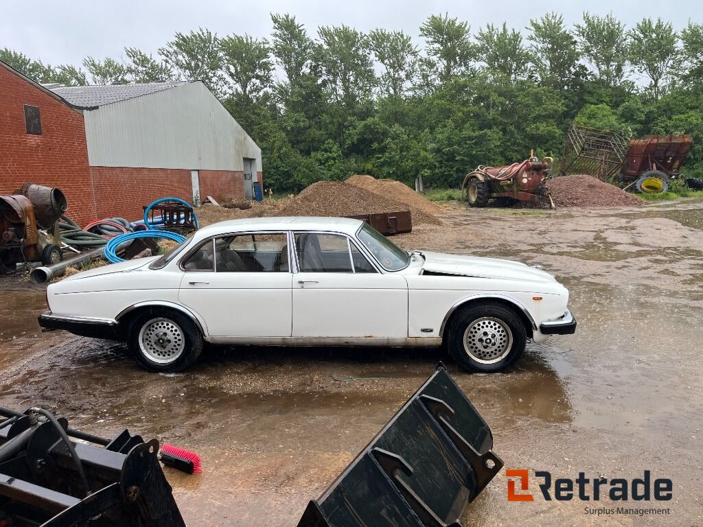 Bil Jaguar XJ 6 4,2 Oldtimer - מכונית: תמונה 4 Bil Jaguar XJ 6 4,2 Oldtimer - מכונית: תמונה 4