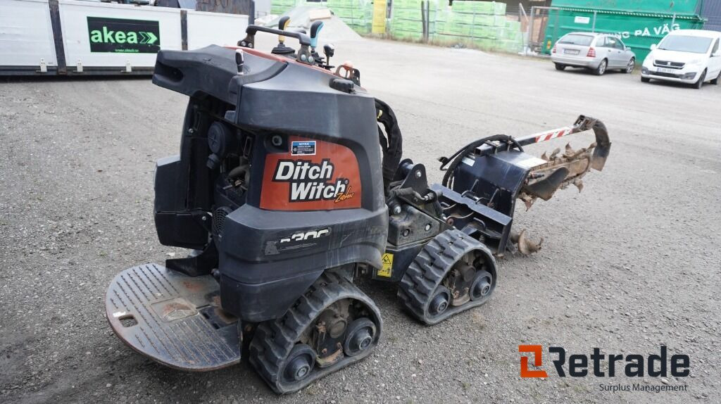Ditch Witch Zhan R300 5 Redskap - ציוד בנייה: תמונה 3 Ditch Witch Zhan R300 5 Redskap - ציוד בנייה: תמונה 3