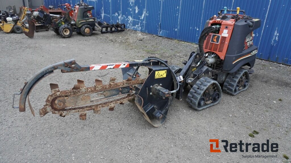 Ditch Witch Zhan R300 5 Redskap - ציוד בנייה: תמונה 1 Ditch Witch Zhan R300 5 Redskap - ציוד בנייה: תמונה 1