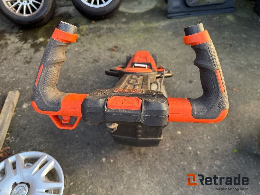 Elplæneklipper Black + decker 1400w - מכסחת גינה: תמונה 3 Elplæneklipper Black + decker 1400w - מכסחת גינה: תמונה 3