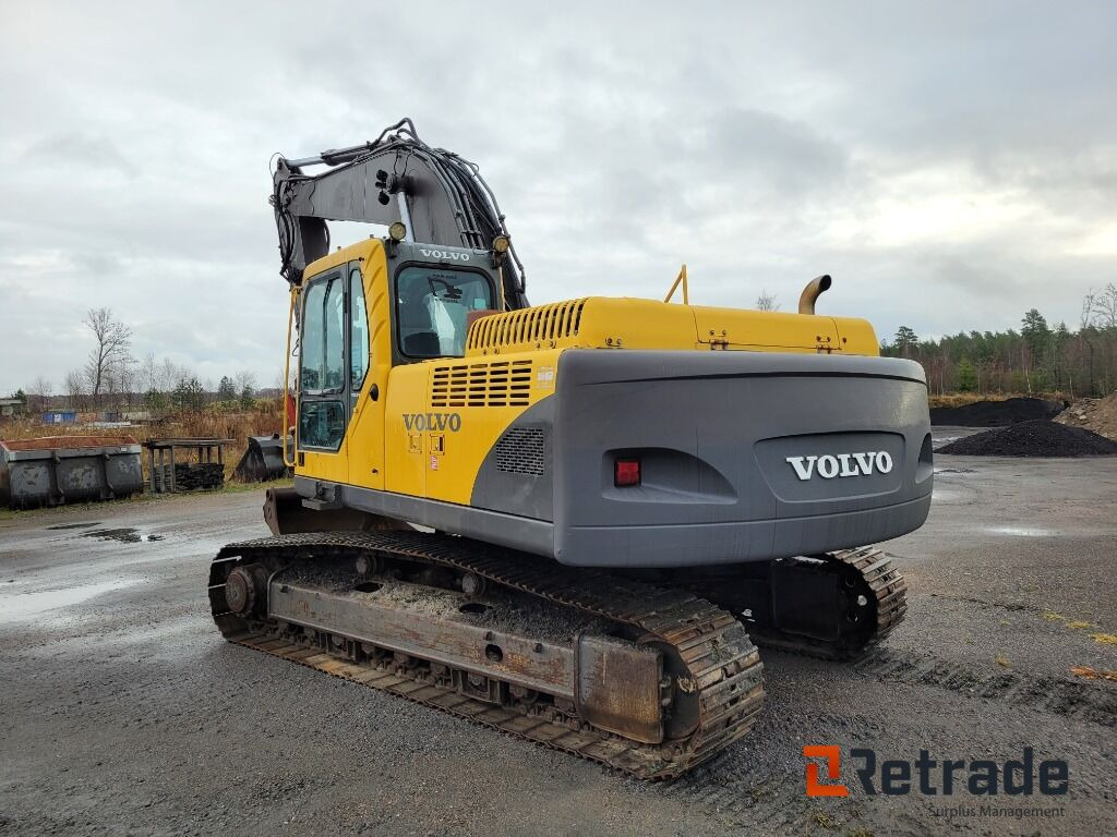 Grävmaskin Volvo EC 240B NLC med tiltrotator och redskap - מכונת בנייה: תמונה 5 Grävmaskin Volvo EC 240B NLC med tiltrotator och redskap - מכונת בנייה: תמונה 5
