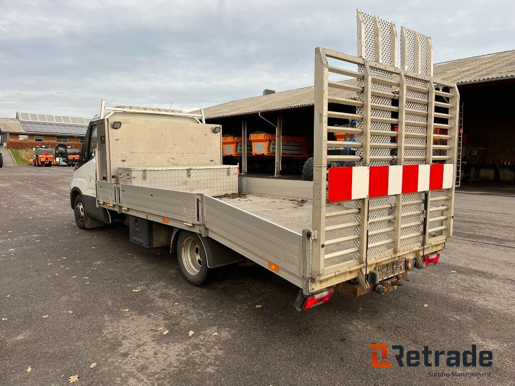 IVECO 35-180 3,0D med Alu-knæklad og læsserampe. - מכונית: תמונה 4 IVECO 35-180 3,0D med Alu-knæklad og læsserampe. - מכונית: תמונה 4