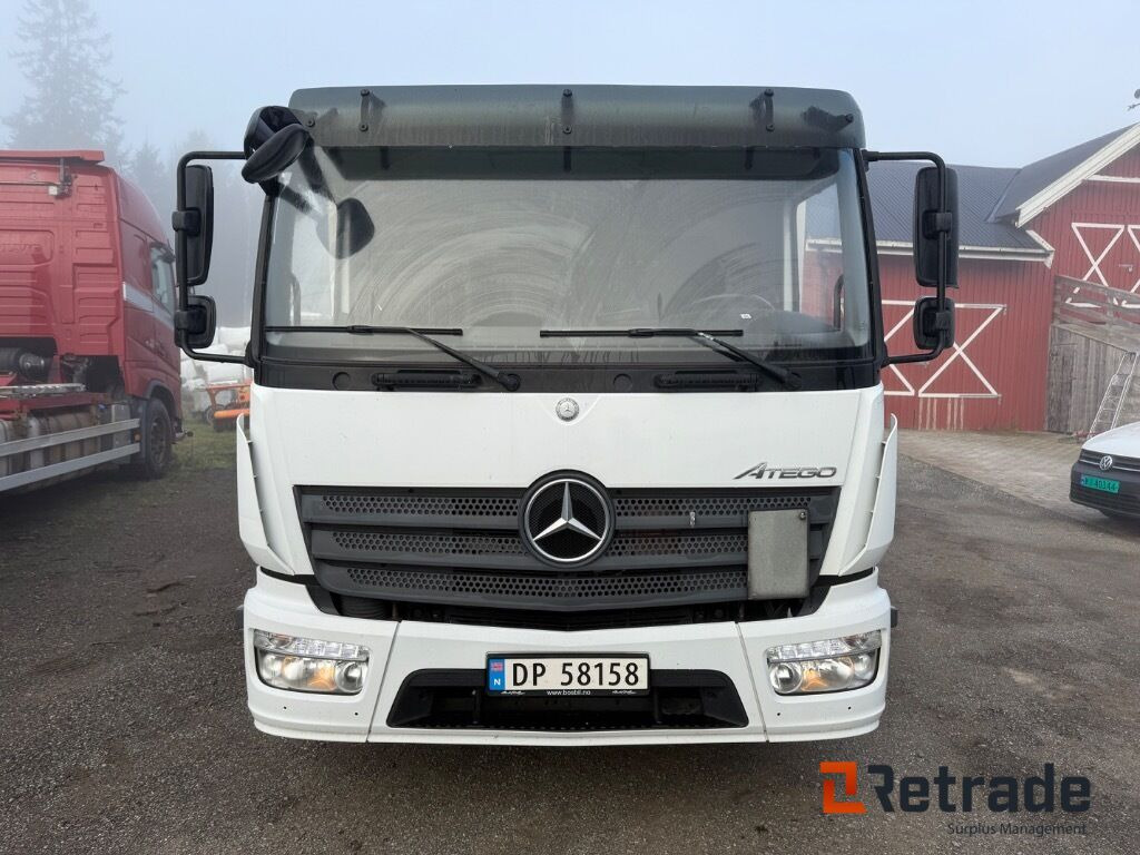 Lastebil Mercedes-Benz Atego EURO 6 Lav kilometer stand med baklem leveres ferdig EU - משאית צד נופל/ שטוחה: תמונה 2 Lastebil Mercedes-Benz Atego EURO 6 Lav kilometer stand med baklem leveres ferdig EU - משאית צד נופל/ שטוחה: תמונה 2