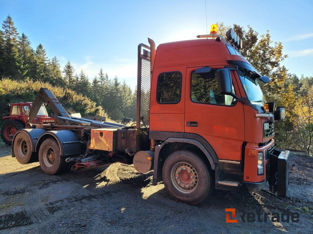 Lastväxlare plogutrustad med underbett Volvo FM 12 , Full parabel - משאית הרמת וו, משאית מנוף: תמונה 2 Lastväxlare plogutrustad med underbett Volvo FM 12 , Full parabel - משאית הרמת וו, משאית מנוף: תמונה 2