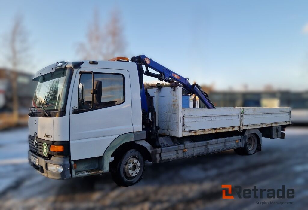 Mercedes-Benz Atego 818L med 6 meter plan og kran - משאית צד נופל/ שטוחה, משאית מנוף: תמונה 1 Mercedes-Benz Atego 818L med 6 meter plan og kran - משאית צד נופל/ שטוחה, משאית מנוף: תמונה 1