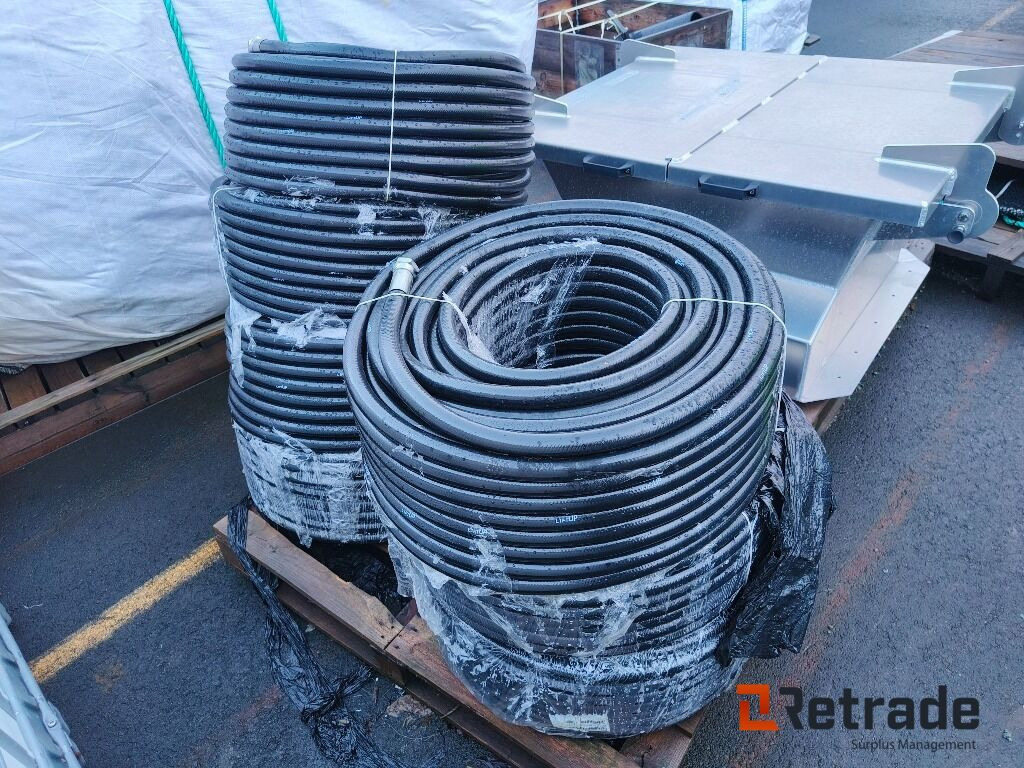 PVK - 25x31 Reinforced PVC Hose Black 90m - ציוד בנייה: תמונה 2 PVK - 25x31 Reinforced PVC Hose Black 90m - ציוד בנייה: תמונה 2