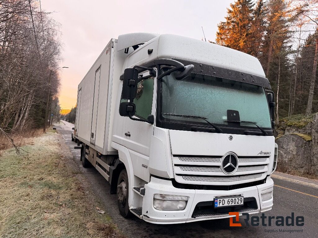 Skapbil MERCEDES-BENZ Atego nylig EU - משאית תיבה: תמונה 3 Skapbil MERCEDES-BENZ Atego nylig EU - משאית תיבה: תמונה 3