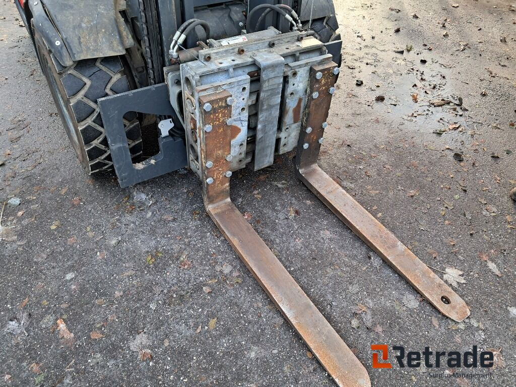 ציוד תעשייתי Truck Linde H45D-02 med Duplex mast og Combo-aggregator: תמונה 13 ציוד תעשייתי Truck Linde H45D-02 med Duplex mast og Combo-aggregator: תמונה 13