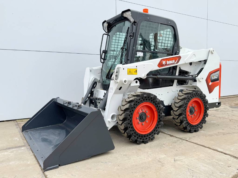 Bobcat S510 - New / Unused / Closed Cabine / AC - מעמיס היגוי החלקה: תמונה 1 Bobcat S510 - New / Unused / Closed Cabine / AC - מעמיס היגוי החלקה: תמונה 1