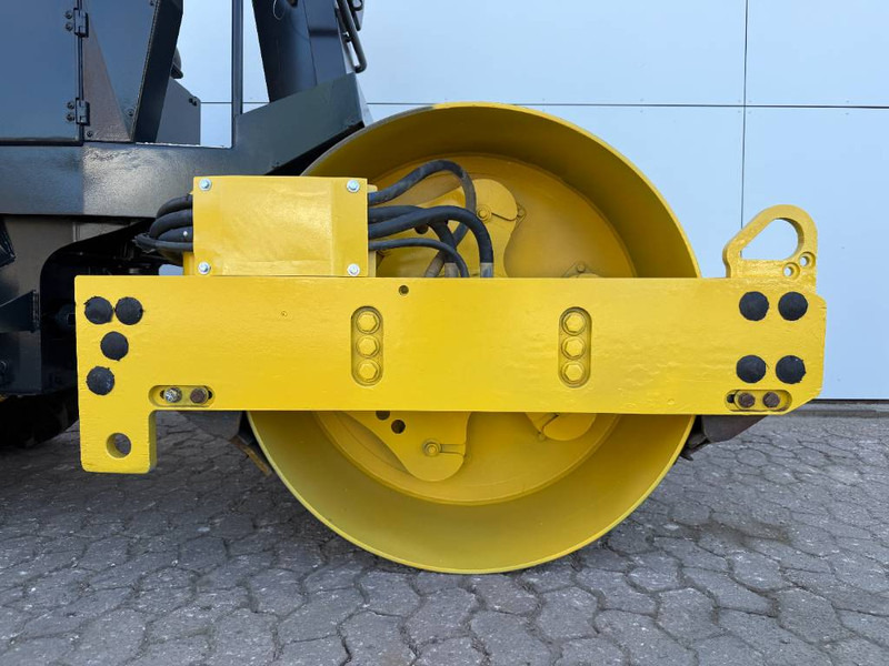 רולר Bomag BW124DH-3 - Dutch Machine / Only 2104 Hours!: תמונה 16
