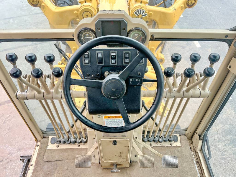 מפלסת Cat 160H - Good Working Condition: תמונה 7