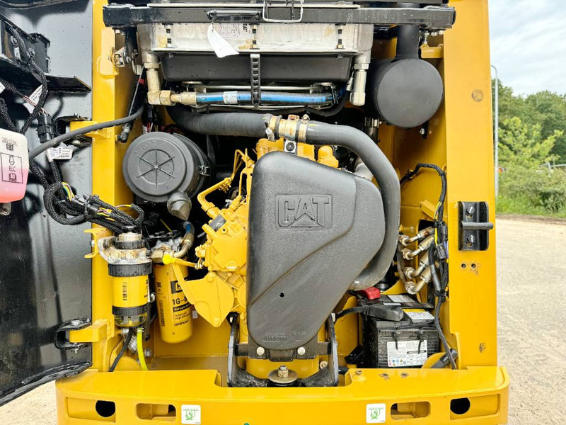 חָדָשׁ מעמיס היגוי החלקה Cat 216B3 - New / Unused / Extra Hydraulic: תמונה 15