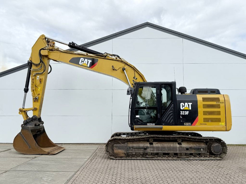 Cat 323FL - German Machine / Rear + Side Camera - מחפר סורק: תמונה 1 Cat 323FL - German Machine / Rear + Side Camera - מחפר סורק: תמונה 1
