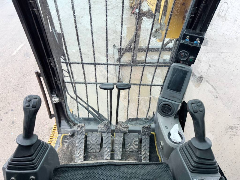מחפר סורק Cat 345CL UHD - Hydr Undercarriage / Bucket Included: תמונה 8