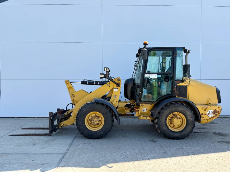 Cat 906H - Automatic Greasing / Quick Coupler - מעמיס גלגלים: תמונה 1 Cat 906H - Automatic Greasing / Quick Coupler - מעמיס גלגלים: תמונה 1