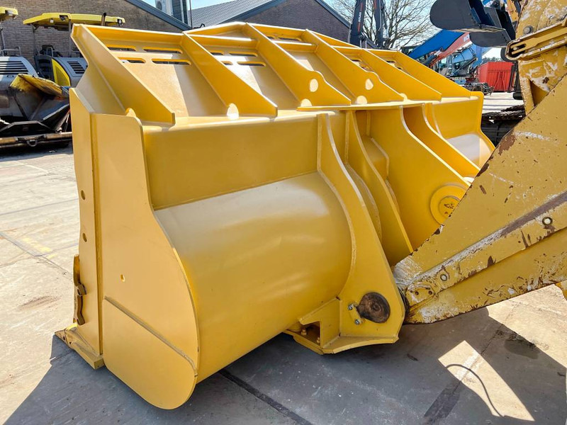Cat 988K Bucket - New / Unused - דלי עבור מכונת בנייה: תמונה 4 Cat 988K Bucket - New / Unused - דלי עבור מכונת בנייה: תמונה 4