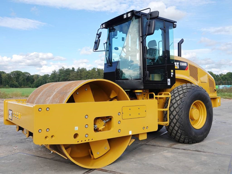Cat CS66B - CE Certified / Low Hours - רולר: תמונה 2 Cat CS66B - CE Certified / Low Hours - רולר: תמונה 2