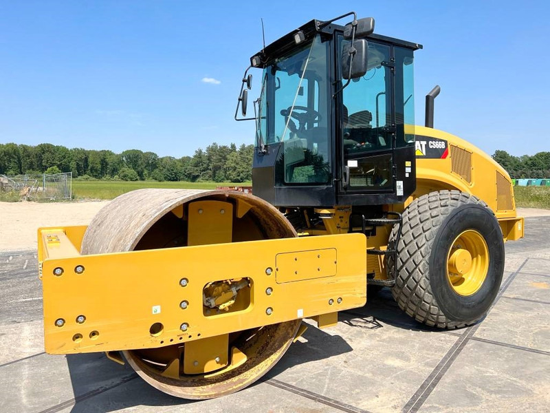 Cat CS66B - Excellent Condition / Low Hours / CE - רולר: תמונה 2 Cat CS66B - Excellent Condition / Low Hours / CE - רולר: תמונה 2