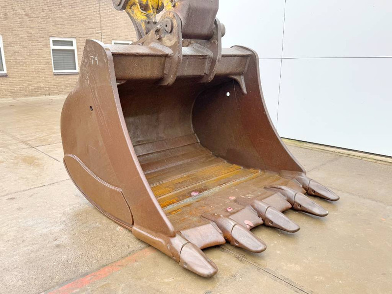 מחפר סורק Komatsu PC700LC-8 - Adjustable Undercarriage / Hydr Stairs: תמונה 12