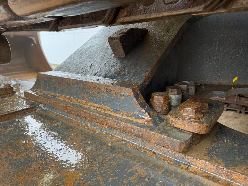 מחפר סורק Komatsu PC700LC-8 - Adjustable Undercarriage / Hydr Stairs: תמונה 15