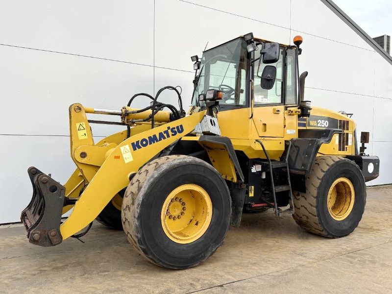 Komatsu WA250-5 - Dutch Machine / 3rd Function / Auto Lube - מעמיס גלגלים: תמונה 2 Komatsu WA250-5 - Dutch Machine / 3rd Function / Auto Lube - מעמיס גלגלים: תמונה 2