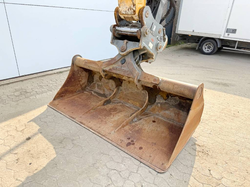 מחפר סורק Liebherr R924LC - Likufix / German Machine / Triple Boom: תמונה 13
