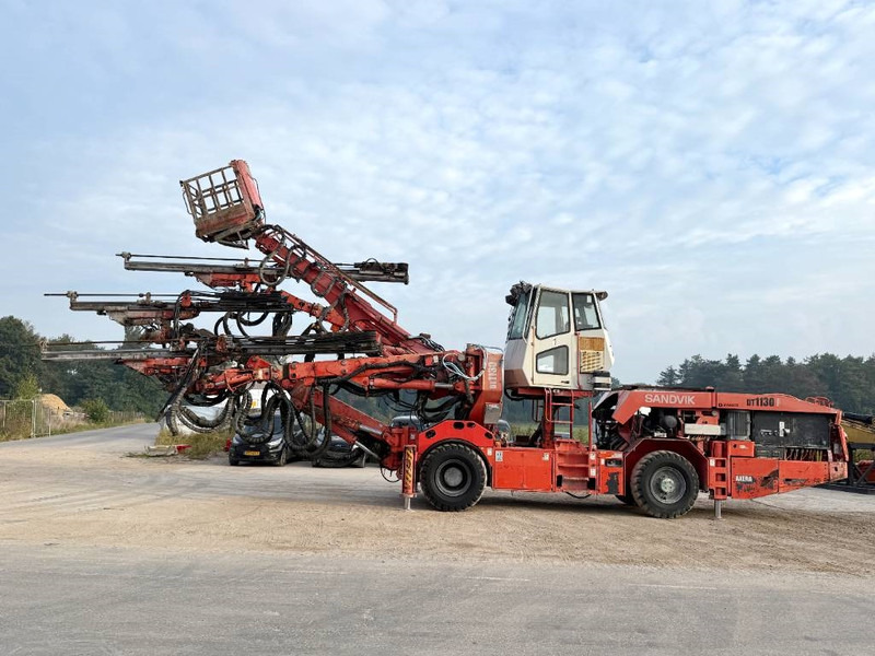 Sandvik DT1130-SC - 3x TB150 Drill Boom + Basket Boom - אסדת קידוח: תמונה 3 Sandvik DT1130-SC - 3x TB150 Drill Boom + Basket Boom - אסדת קידוח: תמונה 3