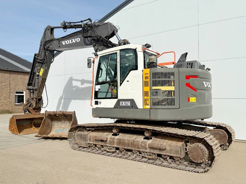 Volvo ECR235EL - Triple Boom / 2 Buckets Included - מחפר סורק: תמונה 3 Volvo ECR235EL - Triple Boom / 2 Buckets Included - מחפר סורק: תמונה 3