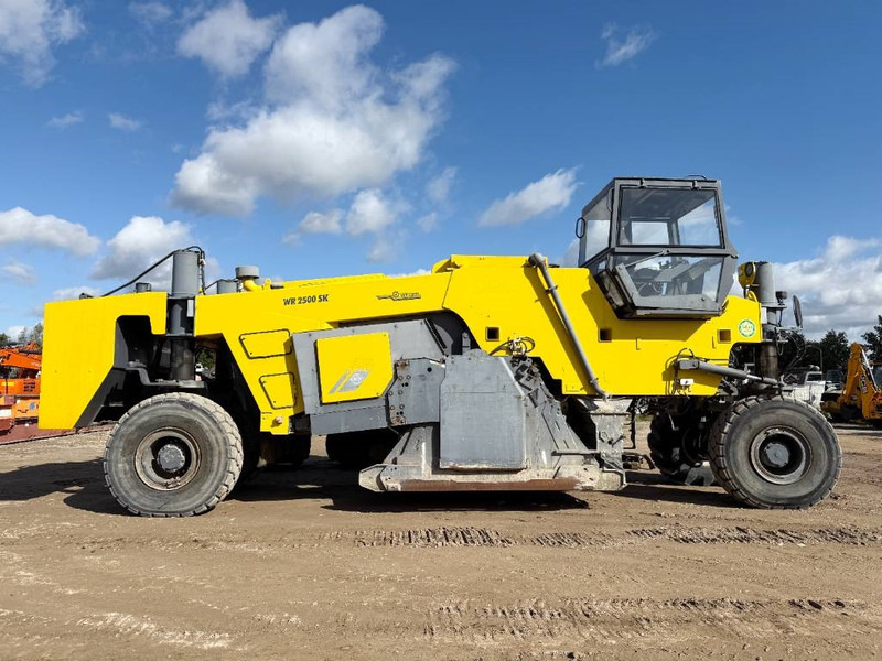 Wirtgen WR2500SK - Dutch Machine / Extra Miller and Tires - מכונת אספלט: תמונה 5 Wirtgen WR2500SK - Dutch Machine / Extra Miller and Tires - מכונת אספלט: תמונה 5