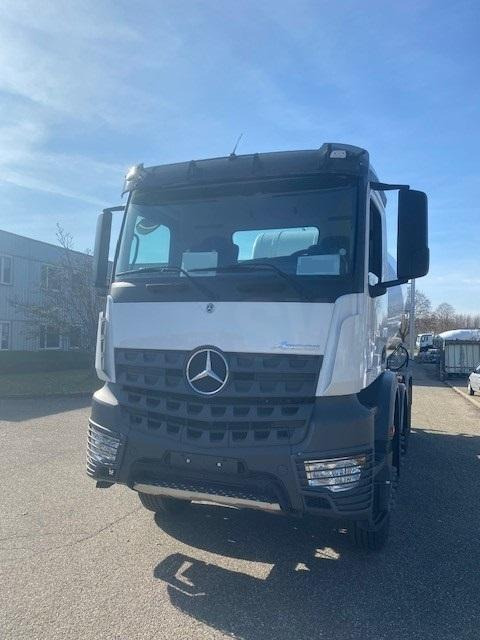 Mercedes Arocs 4145 - משאית מערבלת בטון: תמונה 3 Mercedes Arocs 4145 - משאית מערבלת בטון: תמונה 3