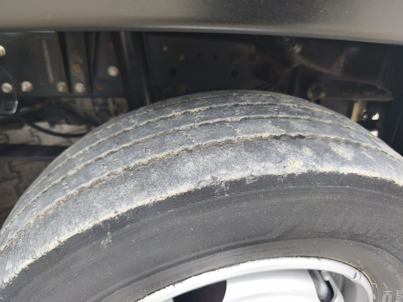 משאית וילונות צד Iveco Eurocargo 75-210: תמונה 16