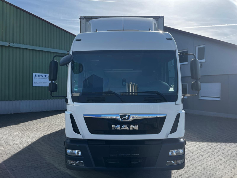 MAN TGL 8.220 - משאית וילונות צד: תמונה 2 MAN TGL 8.220 - משאית וילונות צד: תמונה 2