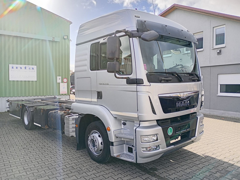 MAN TGM 12.290 BDF Euro 6 4x2 AHK (37) - משאית עם שלדת תא: תמונה 2 MAN TGM 12.290 BDF Euro 6 4x2 AHK (37) - משאית עם שלדת תא: תמונה 2