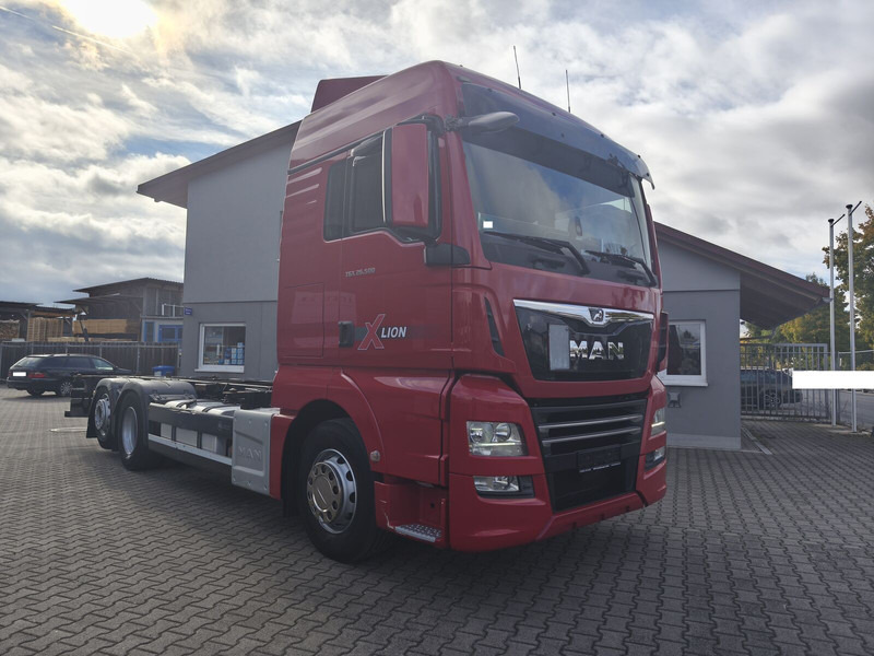MAN TGX 26.500 BDF 6x2 Euro 6 Retarder Standard Lift+Lenk (29) - משאית עם שלדת תא: תמונה 2 MAN TGX 26.500 BDF 6x2 Euro 6 Retarder Standard Lift+Lenk (29) - משאית עם שלדת תא: תמונה 2