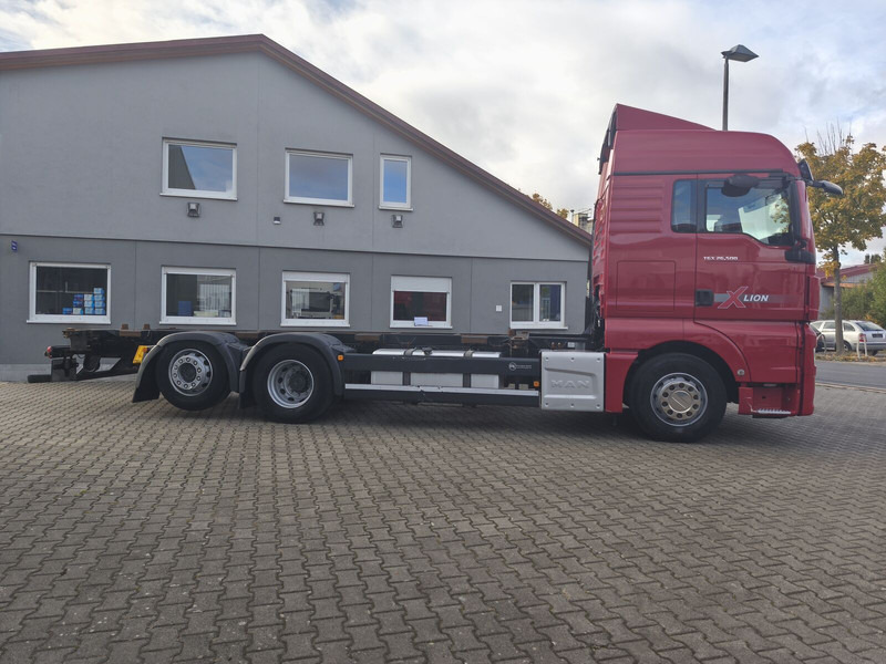 MAN TGX 26.500 BDF 6x2 Euro 6 Retarder Standard Lift+Lenk (29) - משאית עם שלדת תא: תמונה 4 MAN TGX 26.500 BDF 6x2 Euro 6 Retarder Standard Lift+Lenk (29) - משאית עם שלדת תא: תמונה 4